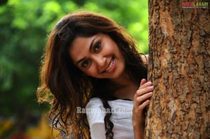 Manjari Fadnis Photo Gallery from Inkosari